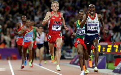 Galen Rupp, otro de los abonados a la técnica del flujo sanguíneo, compitiendo contra dos glorias: Mo Farah y Bekele