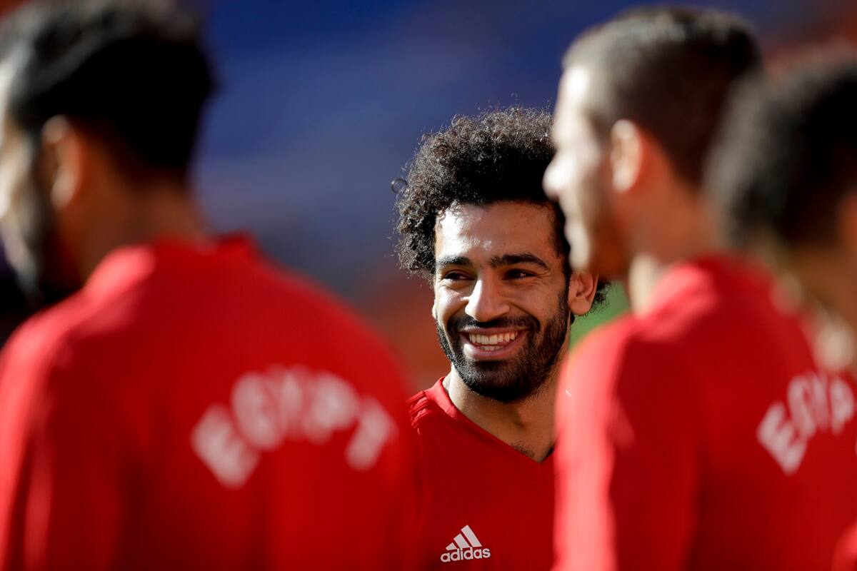 Mo Salah entrenando con su equipo