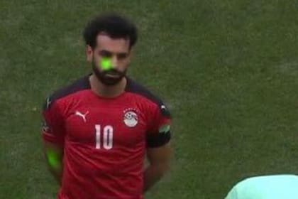 Mo Salah sufre los rayos láser, como sus compañeros; fue una constante todo el juego
