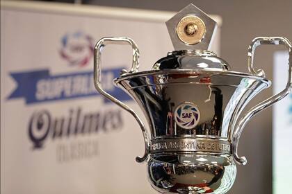 Modelos matemáticos y viajes equitativos para la Superliga