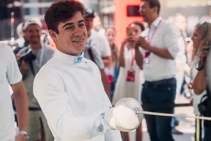 Modo esgrima: Franco Colapinto se desafió así mismo con una prueba frente a los medallistas olímpicos húngaros