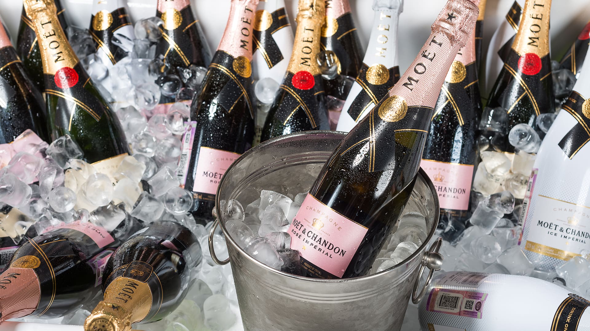 ROSTOV-ON-DON, RUSSIA - JUNE 2017: The bath is filled with ice and champagne "moet chandon" . A splendid party. Higher Society.