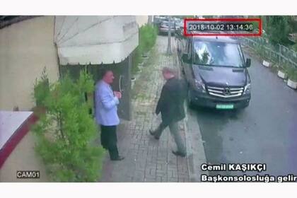 Esta es la imagen del momento en el que el periodista Jamal Khashoggi ingresa al consulado saudita en Estambul