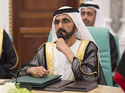 Mohammed bin Rashid Al Maktoum es uno de los jeques que integran el más alto círculo político de Emiratos Árabes Unidos; desde joven ha estado en puestos fundamentales dentro del país como ministro de Defensa, vicepresidente y presidente del país