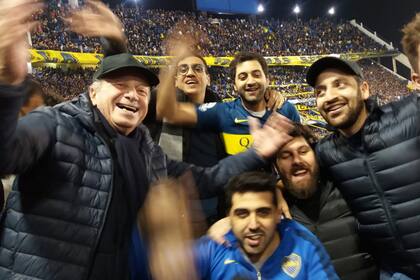 Moisés Caire, socio vitalicio, en una de las tantas noches de Copa Libertadores que vivió en la Bombonera