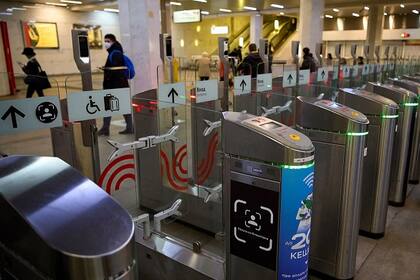 Molinetes del metro de Moscú, con el nuevo sistema de pago del pasaje por reconocimiento facial