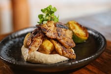 Mollejas en sartén: los trucos de un chef para cocinarlas en 4 pasos y que queden crocantes y jugosas