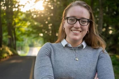 Molly Burhans fue elegida "joven campeona" de la Tierra" por la agencia climática de la ONU en 2019
