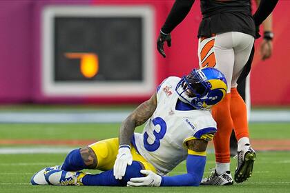 Momento crítico para los Rams: la lesión de Odell Beckham Jr. (3) durante la primera mitad