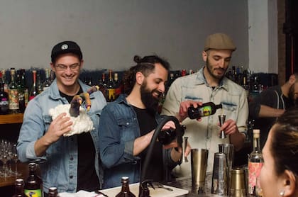 Momento de creación entre amigos: Ignacio Nacho Bonavera, Federico Iasparra y Gonzalo Duarte.