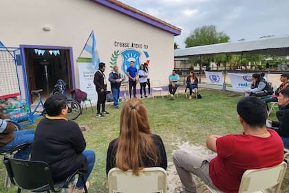 Momento de intercambio durante una actividad en el Crease, el único centro de rehabilitación en Santiago del Estero; denuncian que es muy largo y burocrático el proceso de admisión