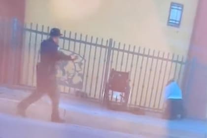 Momento en que la policía le dispara a Anthony Lowe