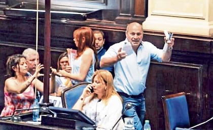 Secco, al ingresar en la Legislatura bonaerense, el 14 de diciembre de 2017