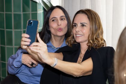 Momento selfie: Lucila Sperber y Nathalie Sielecki.