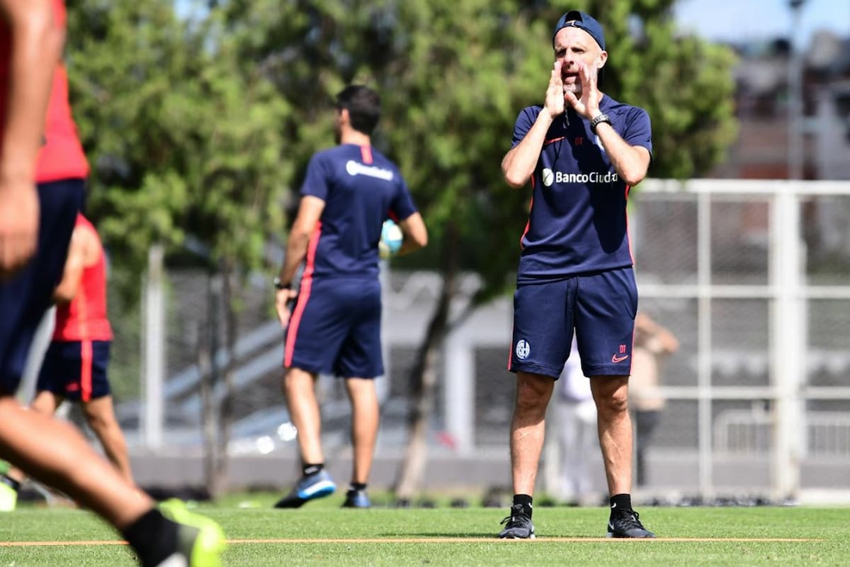Monarriz está frente a la gran oportunidad: surgió en San Lorenzo, pero no pudo afirmarse; ahora es el DT de la primera