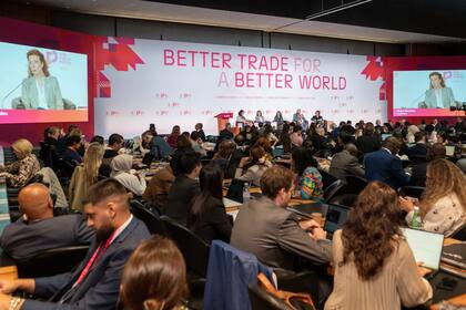 Mondino afirmó: “La Argentina valora cada oportunidad que tenemos para contribuir a los esfuerzos por romper el estancamiento en el que nos encontramos, aparte de la decisión de 2015 sobre subsidios a las exportaciones, durante los últimos 30 años en relación con las negociaciones agrícolas dentro de la OMC”