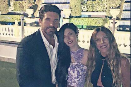 Diego Olivera, Mónica Ayos y los 15 años de su hija Victoria