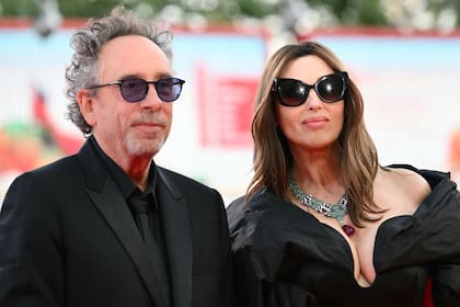 Monica Bellucci y Tim Burton le pusieron un punto final a su amor: “Mucho respeto y profundo cuidado”