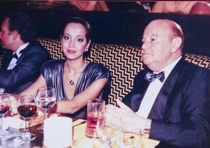 Mónica Cafarelli de Parisier y Julio Amoedo