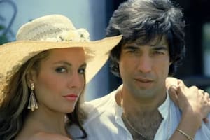 Él era el galán de la época, ella la chica del momento y juntos vivieron un intenso romance