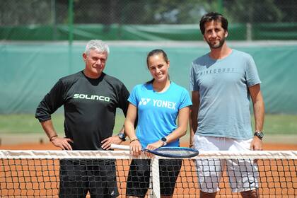 Mónica Puig, junto con su PF desde 2016, el rosarino Claudio Galasso, y su nuevo coach, Diego Veronelli.