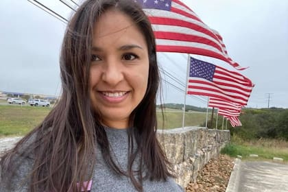 Mónica se instaló en Estados Unidos sin expectativas, pero ya tiene su propio negocio, encontró el amor y tuvo una hija