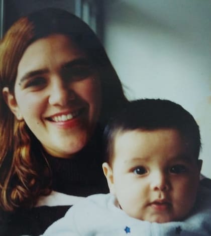 Mónica y Gerónimo. "Yo no les pregunto nada a menos que ellos decidan contarme", dice la tía sobre el femicidio de su hermana.
