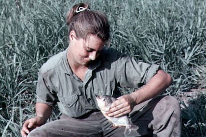 Monika Ertl en la selva boliviana, circa 1955