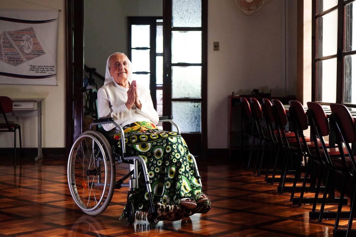Monja brasileña aficionada al fútbol es la persona viva más longeva del mundo con casi 117 años