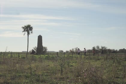 Monolito que recuerda la batalla de Tapalqué