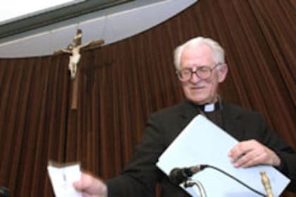 Monseñor Karlic, en San Miguel, al presentar el documento de la Iglesia