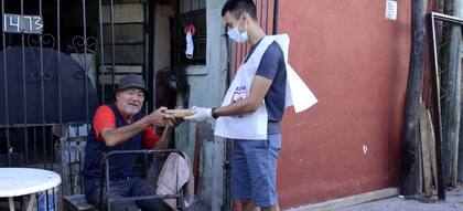 Monseñor Ojea dijo que el termómetro de la crisis se refleja en la asistencia de Cáritas