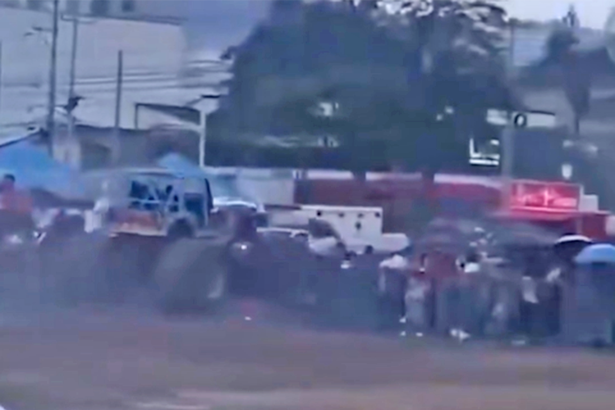 Monster Truck en Colombia: un camión fuera de control atropelló a 40 personas y mató a tres.
