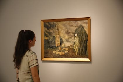 Arte, ciencia, espiritualidad, magia, alquimia y naturaleza están representados por infinidad de símbolos en decenas de pinturas, dibujos y bocetos reunidos en esta muestra coproducida por el Malba y el MAM