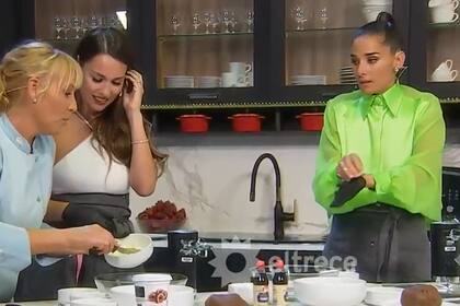 Monteverde retó a Juana Viale mientras preparaban las clásicas galletitas "pepa"
