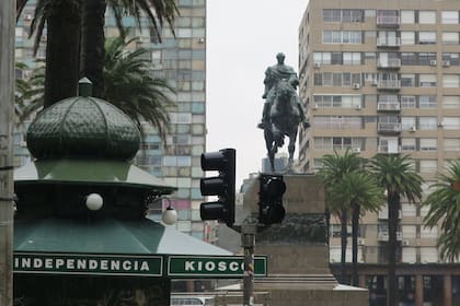 Montevideo, inusual postal sin luz