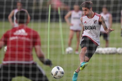 Montiel es defensor central derecho y jugó un solo partido en primera