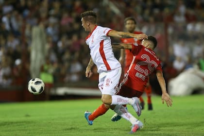 Montiel y Noir en la jugada polémica