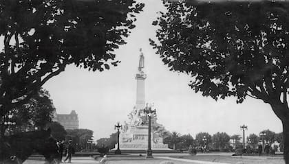 Monumento a Colón. Estuvo emplazado junto a la Casa Rosada hasta 2013.