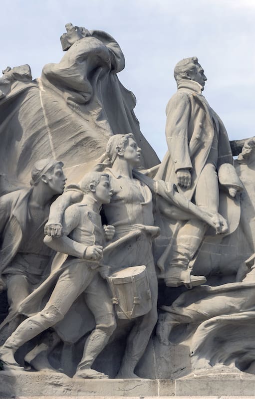 Monumento en homenaje a la Pepa en Cádiz, España