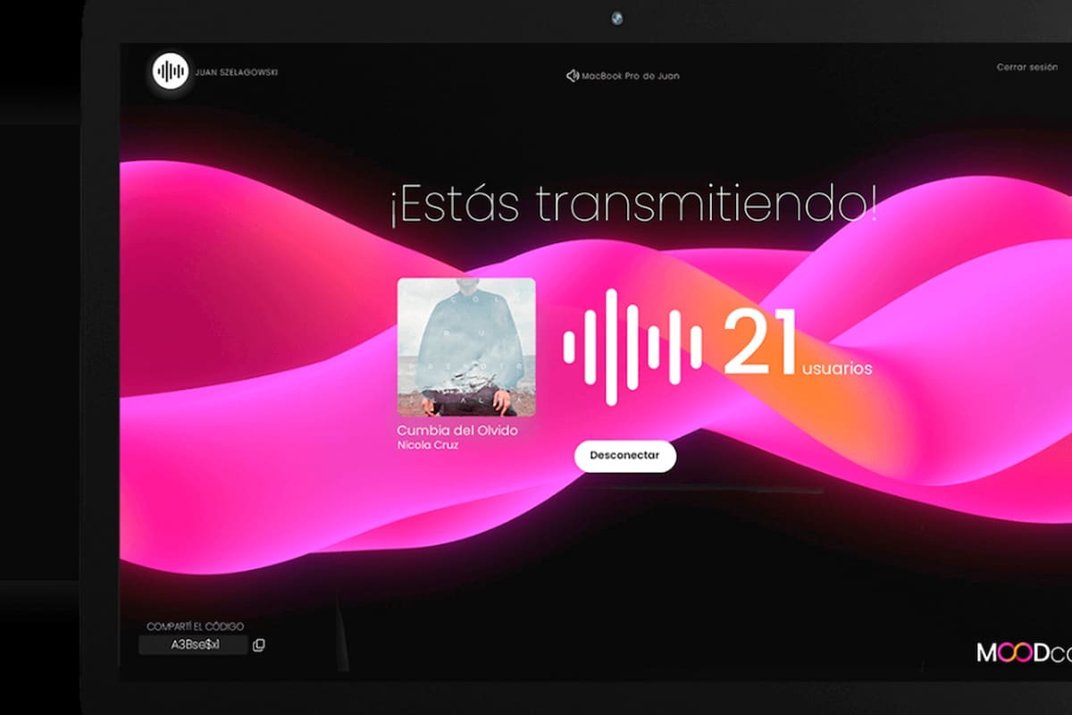 MoodCast permite que un usuario y sus amigos puedan disfrutar la reproducción simultánea de una lista de canciones
