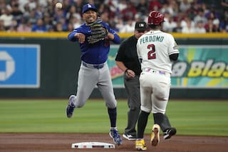 El campocorto de Diamondbacks, Geraldo Perdomo, sale tras el cuarto inning por dolor en rodilla izquierda
