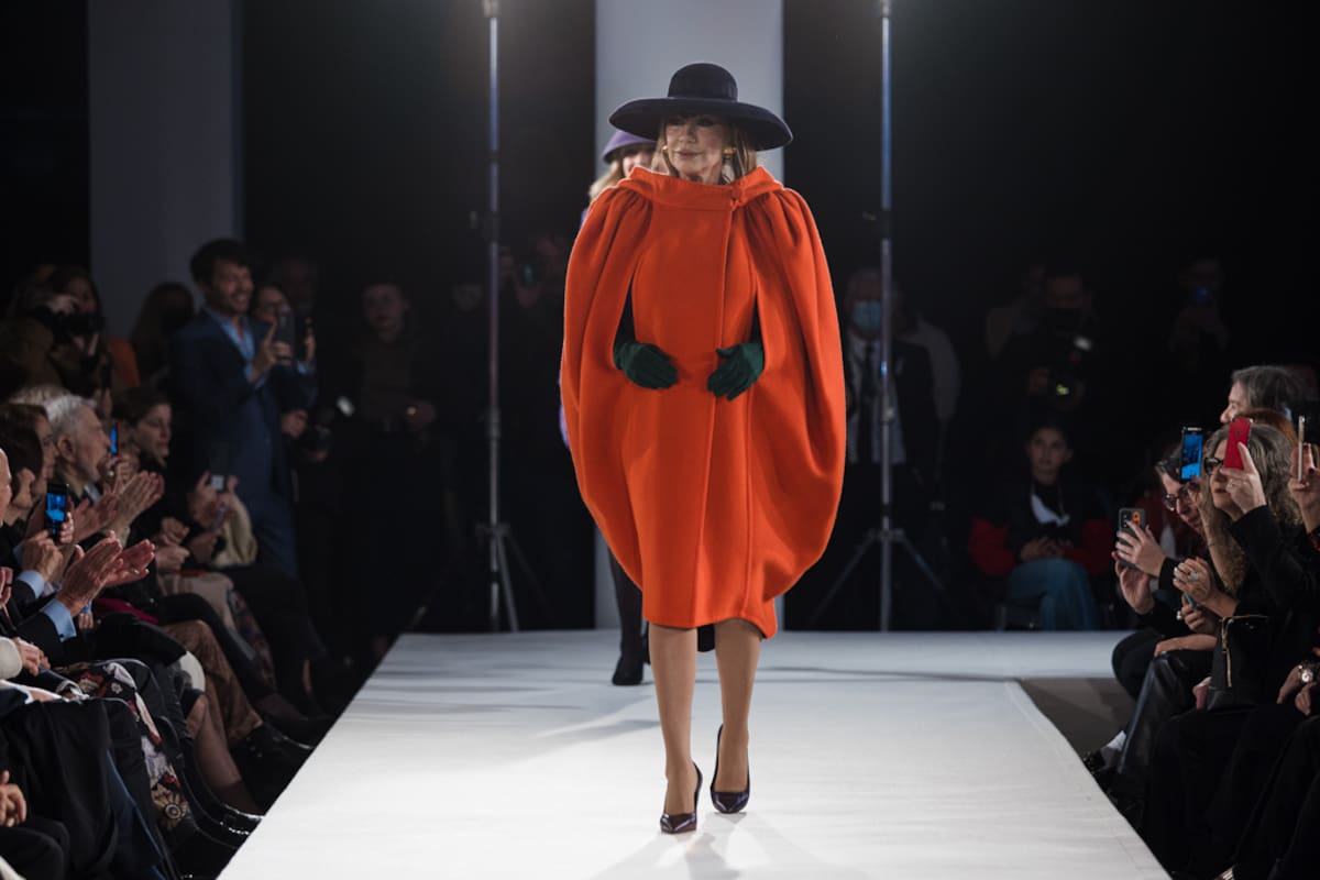 Mora Furtado, en la pasarela de Gino Bogani en la Semana de la Alta Costura