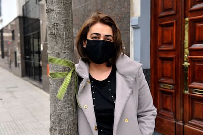 Mora Juarez perdió a su papá por el Covid-19 y es una de las personas que lucha por un protocolo humanizado