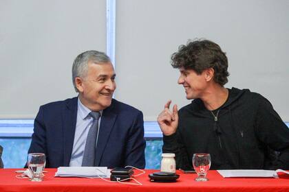 Morales y Lousteau, durante la cumbre de la UCR