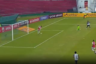 Milagroso: los goles insólitos que erró Junior y dejaron a River en la Copa