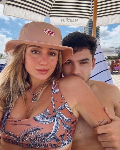 Morena Beltrán y Lucas Blondel viajaron a los Estados Unidos y tuvieron un gesto solidario con un gato callejero
