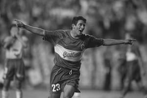 Moreno celebra uno de los cinco goles que le marcó al Blooming, en la Libertadores 2000