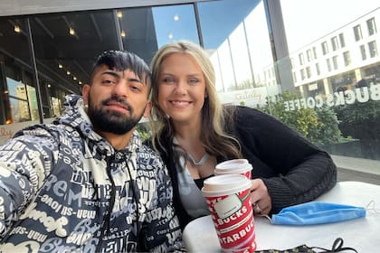 Morgan Karimi and Ribvar Karimi se conocieron en línea y él llegó a EE.UU. con una visa de prometido. Foto: Facebook Morgan Karimi