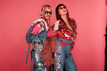 Moria Casán baila y actúa en el nuevo videoclip de Reydel, en el que el artista trata el tema de la diversidad